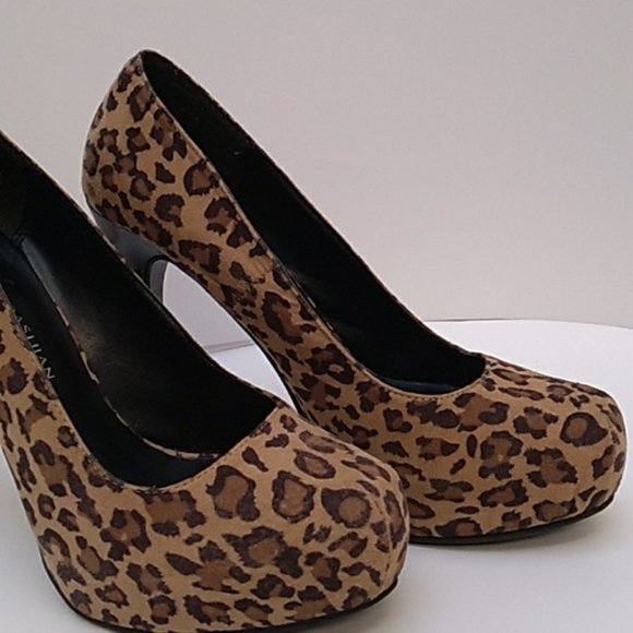 CCO,|Kadashian | Platform 8, Kardashian Leopard/Cheetah Animal Print Pumps - Picture 4 of 5